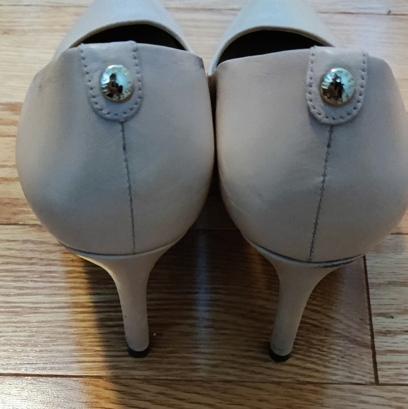 Michael Kors beige heels - Picture 3 of 8